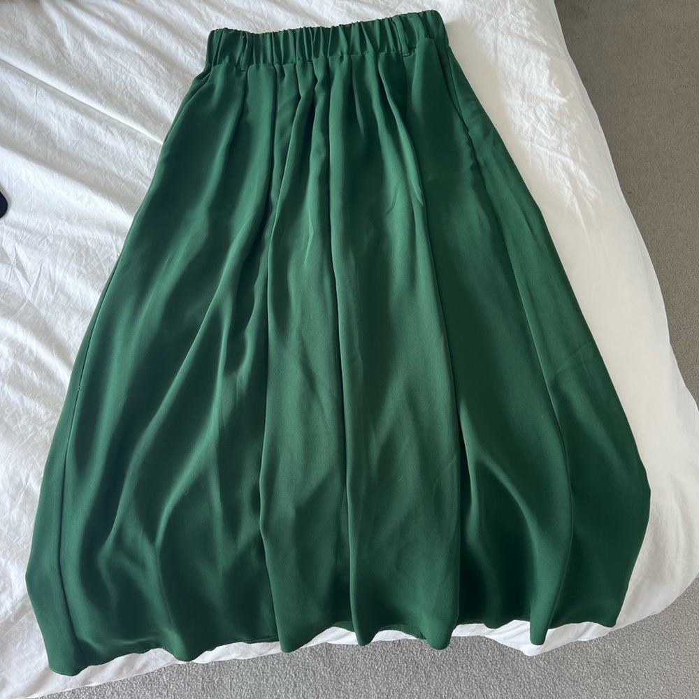 A line Kelly green skirt with pockets